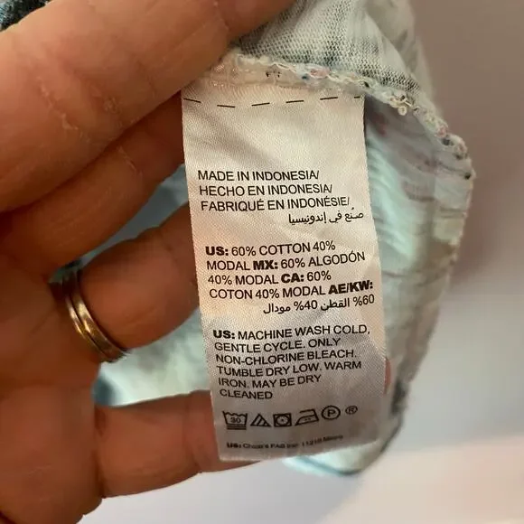 Chico's Tropical Print Short Sleeve V-neck Shirt Cotton Blend Women's 1 / Medium - Picture 9 of 9